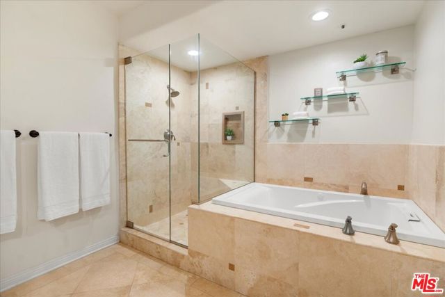 11855 Goshen Avenue, 104 photo 25