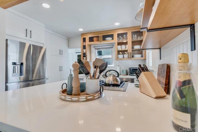 Detail Gallery Image 11 of 48 For 818 7th St, Coronado,  CA 92118 - 4 Beds | 2 Baths