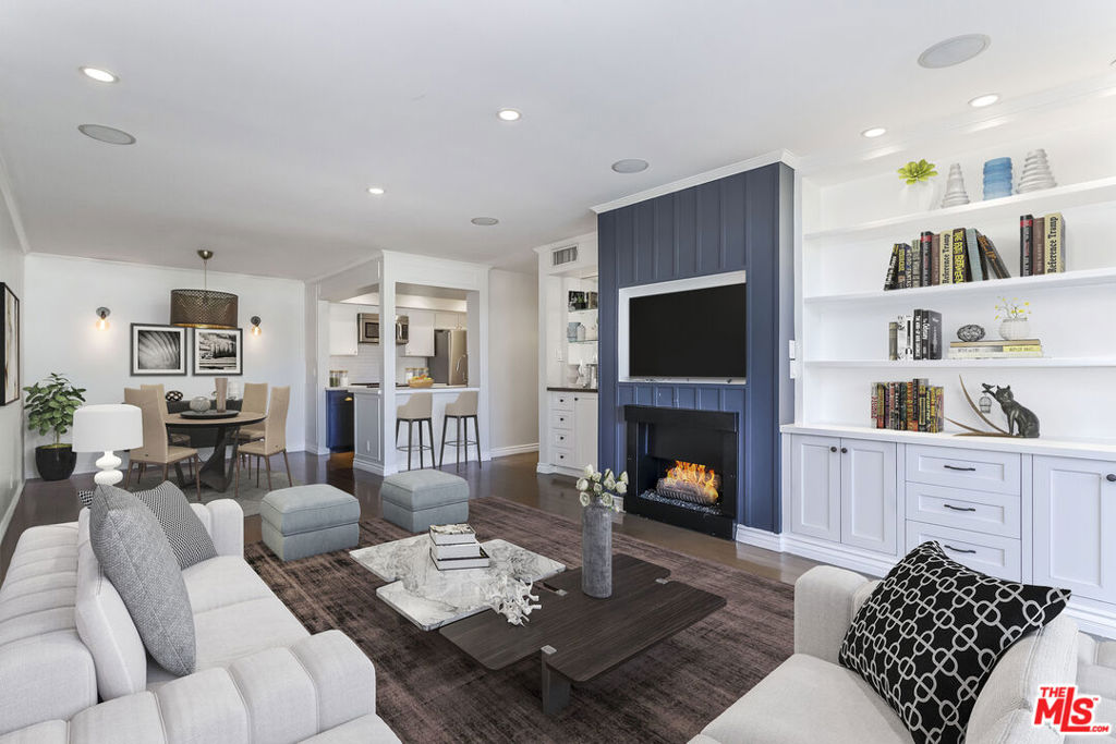 906 N Doheny Drive #311