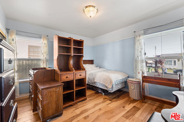6347 W 84th Street, Los Angeles CA: https://media.crmls.org/mediaz/e91fe65e-950b-454e-b026-29992e190f8c.jpg