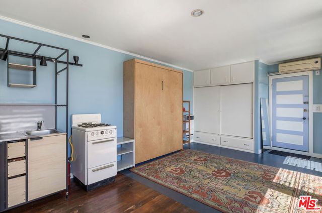 3526 Griffin Avenue, Los Angeles CA: https://media.crmls.org/mediaz/e9203093-6dd0-4585-9655-13da0fbf4538.jpg