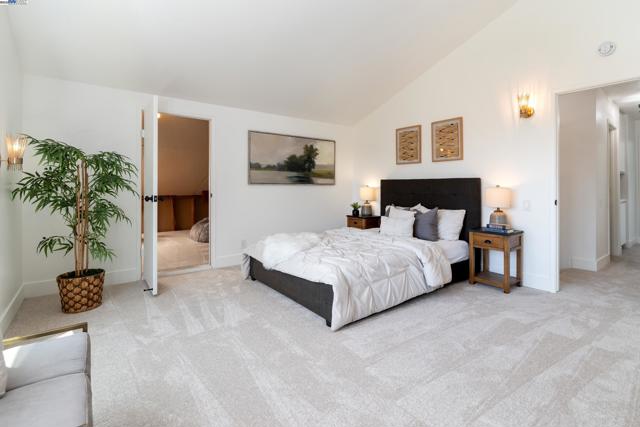 4406 Sugarland Ct, Concord CA: https://media.crmls.org/mediaz/e92053c9-7316-4239-aa78-8491859e5a54.jpg