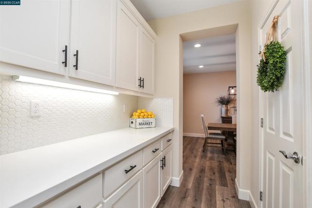 5420 Promontory Way, Antioch CA: https://media.crmls.org/mediaz/e9205b00-7baa-4a1e-a3ec-1a0d0ae64766.jpg