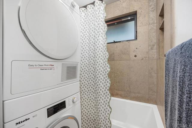 Detail Gallery Image 20 of 22 For 163 Norfolk Dr, Cardiff By The Sea,  CA 92007 - 2 Beds | 2 Baths