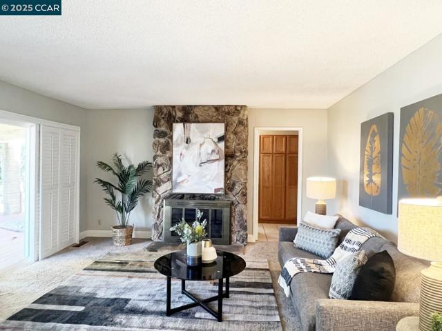 109 Scotts Chute Ct, Richmond CA: https://media.crmls.org/mediaz/e920bc98-87dd-4059-9d35-b34d2509ad2c.jpg