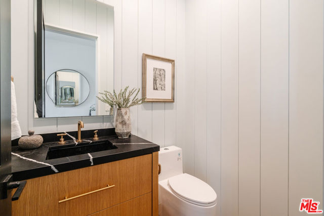 5328 Allott Avenue, Sherman Oaks CA: https://media.crmls.org/mediaz/e920c411-2998-470d-befe-3ce08c15375b.jpg
