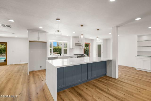 2607 Lander Court, Newbury Park CA: https://media.crmls.org/mediaz/e92101f7-324e-471c-9464-fb818112e5ac.jpg