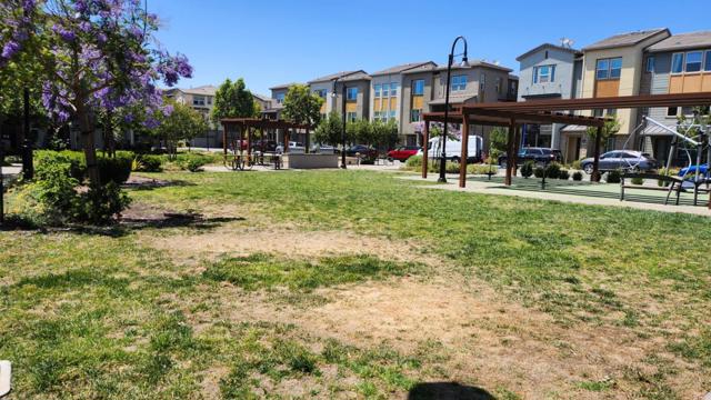 1090 California Circle, Milpitas CA: https://media.crmls.org/mediaz/e9212b93-12ba-41c0-bfbe-47db3c1131fd.jpg