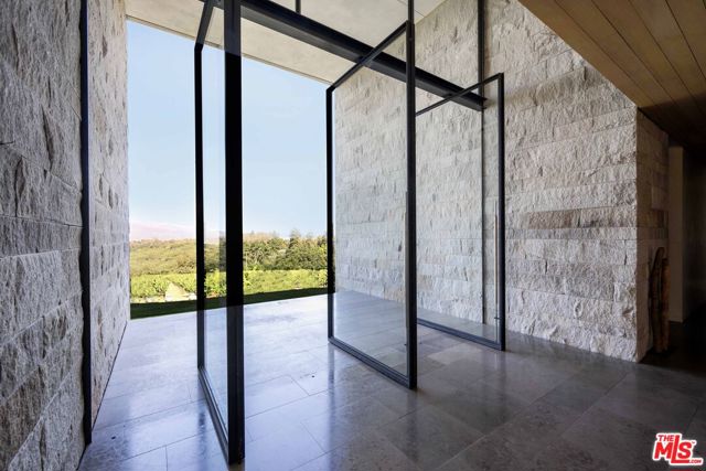 7596 Sonoma Mountain Road,  CA: https://media.crmls.org/mediaz/e921a97b-cec2-4a00-9cd2-856922b93ee9.jpg