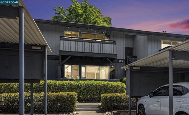 205 Masters Ct, Walnut Creek CA: https://media.crmls.org/mediaz/e9222910-9605-4919-a7d7-5aaffc08a578.jpg