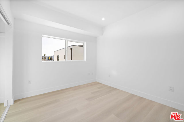 5651 Case Avenue photo 28