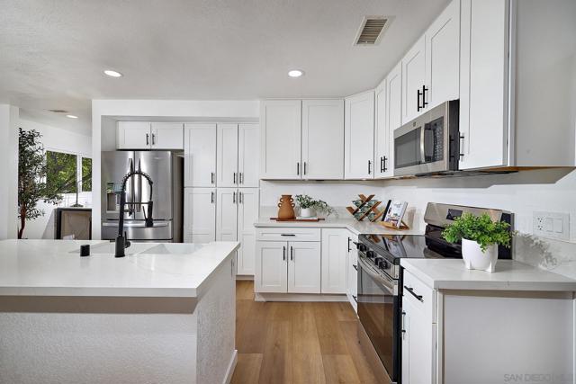 6185 Alpine Blvd, Alpine CA: https://media.crmls.org/mediaz/e923259b-6725-44bd-866e-bcbf202bacd8.jpg