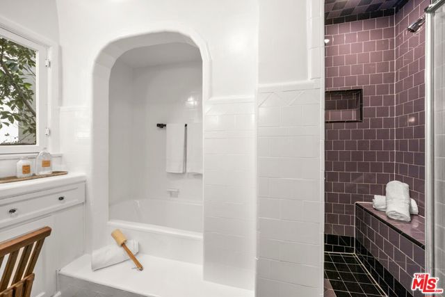 6410 Drexel Avenue, Los Angeles CA: https://media.crmls.org/mediaz/e9239a42-af4b-4b89-b5aa-9296cd02e520.jpg