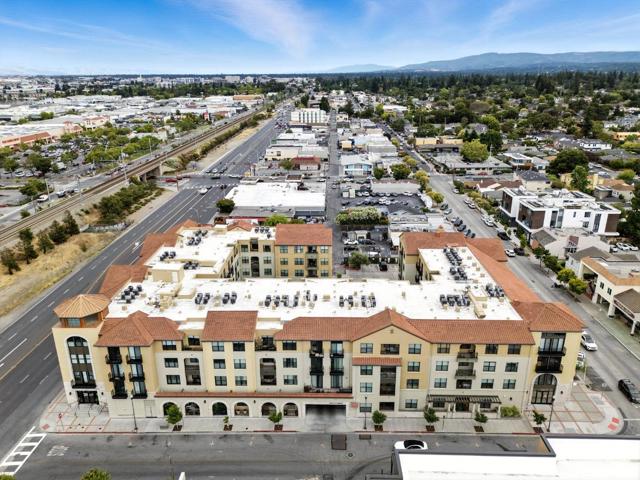 1001 Laurel Street, San Carlos CA: https://media.crmls.org/mediaz/e923a848-1d9a-453f-a897-207dd7c6f3e7.jpg