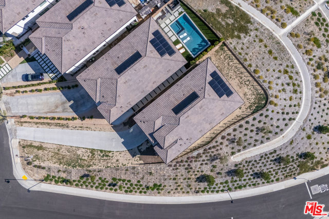20668 W Hummingbird Court, Porter Ranch CA: https://media.crmls.org/mediaz/e9242a35-8ee3-4d5a-af11-69278c27ab77.jpg