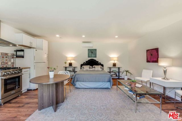 1304 -1306 W 48th Street, Los Angeles CA: https://media.crmls.org/mediaz/e924b874-3748-4c10-a53a-deb93d3e6d08.jpg