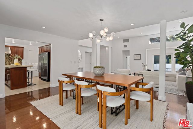 4745 Caritina Drive, Tarzana CA: https://media.crmls.org/mediaz/e924caf5-69a9-4e76-9b2a-ce44a6c5d68d.jpg