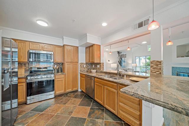 1400 El Camino Real, South San Francisco CA: https://media.crmls.org/mediaz/e92506a1-3064-40ff-9d13-c70c3b05e24c.jpg