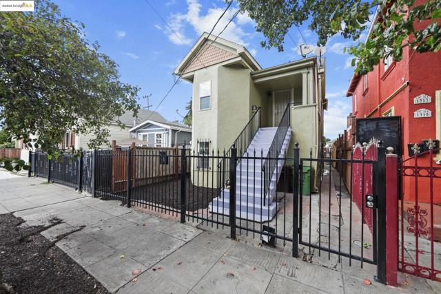 1311 87Th Ave, Oakland CA: https://media.crmls.org/mediaz/e9256cc0-31f2-400c-b64d-0d9deba53993.jpg