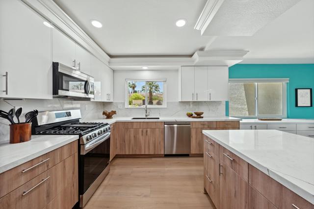 Image 14 of 39 For 72920 Somera Road