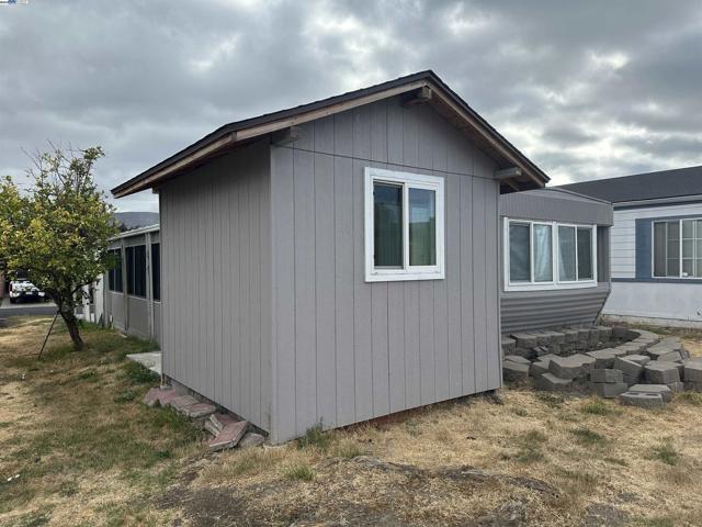 208 Manitoba Ter, Fremont CA: https://media.crmls.org/mediaz/e925cf86-1467-4599-aa74-c94cfefee923.jpg