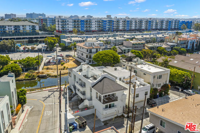 3501 Esplanade, Marina del Rey CA: https://media.crmls.org/mediaz/e9260f75-1f69-4e77-8db4-83481c415a1c.jpg
