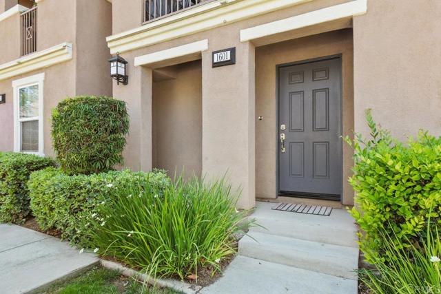 Detail Gallery Image 3 of 31 For 1601 Yellow Pine Pl, Chula Vista,  CA 91915 - 3 Beds | 2/1 Baths