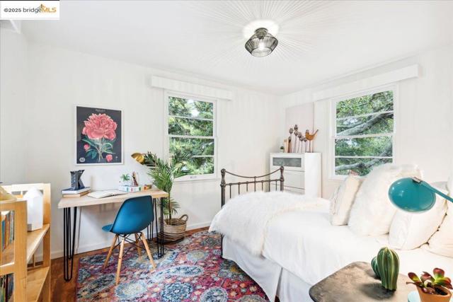 342 El Toyonal, Orinda CA: https://media.crmls.org/mediaz/e927b616-df2f-470b-993b-10bc72346541.jpg