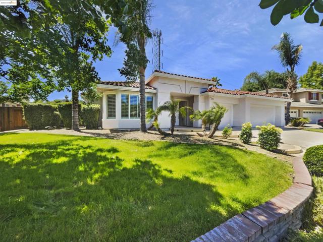 1127 Santa Margherita Way, Brentwood CA: https://media.crmls.org/mediaz/e927ea38-f810-4b33-ac5b-8fe81112b301.jpg