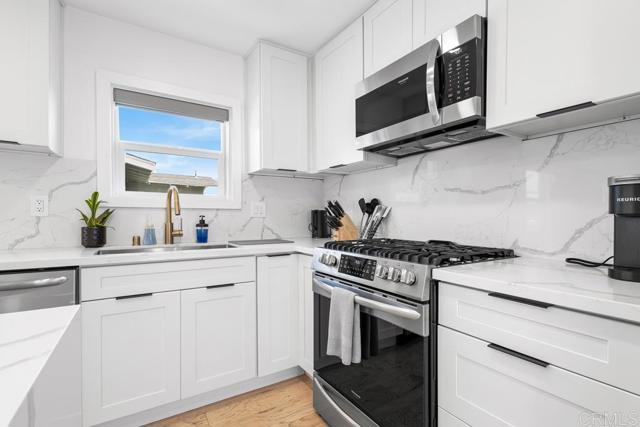 Image 9 of 22 For 4338 33rd Place