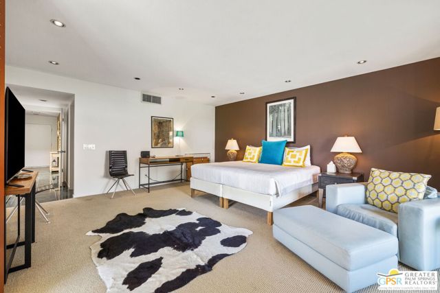 3351 Andreas Hills Drive, Palm Springs CA: https://media.crmls.org/mediaz/e928a1dd-cab0-4b73-a0ff-e31cdc603318.jpg