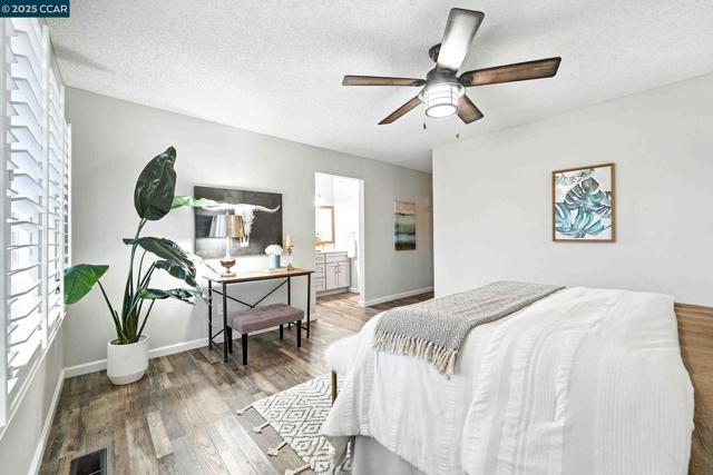 4417 Sunlight Ct, Concord CA: https://media.crmls.org/mediaz/e929c580-b8ff-43dd-be47-6b4292dc3ab3.jpg