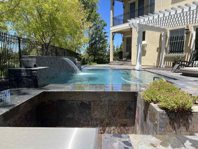 1569 Via Di Salerno, Pleasanton CA: https://media.crmls.org/mediaz/e92a2274-f60e-4e15-8c8f-982a15b52db7.jpg
