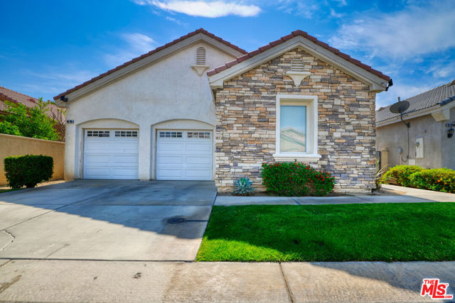 49706 Wayne Street, Indio CA: https://media.crmls.org/mediaz/e92abda1-6077-41e2-a72e-5d76b699eb52.jpg