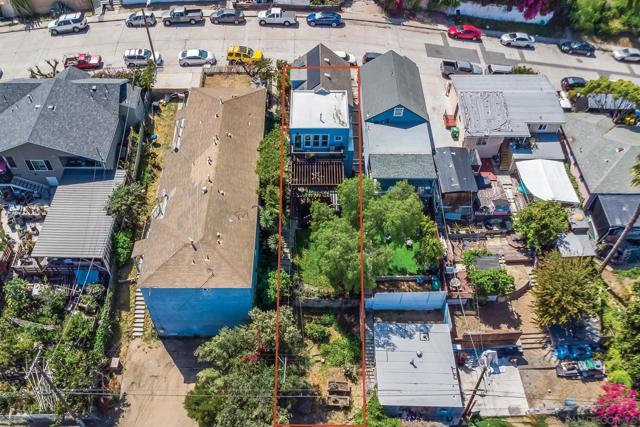 405 Langley St, San Diego CA: https://media.crmls.org/mediaz/e92ac781-47d3-4292-a258-49ce58a3e2fd.jpg