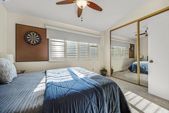 2719 Oak Rd, Walnut Creek CA: https://media.crmls.org/mediaz/e92b6002-8255-4df1-a47d-78442aa58aeb.jpg