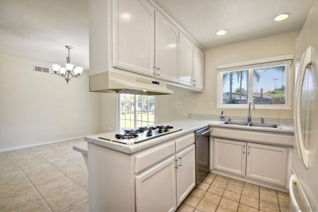 1729 Lahoud, Cardiff by the Sea CA: https://media.crmls.org/mediaz/e92b73cc-8ce0-4bb7-943c-7cac682c861f.jpg