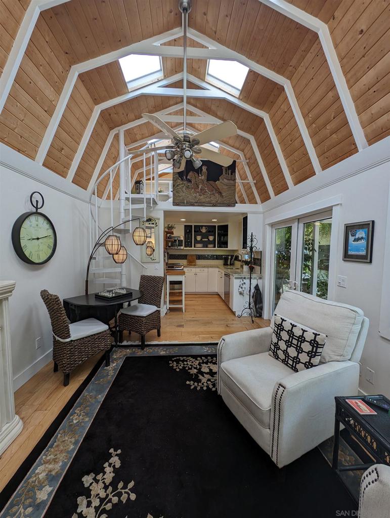 201 Rios Ave - photo 2