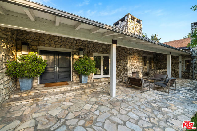 Drew Fenton | 422 Parkwood Drive Los Angeles CA | MLS: 7209274