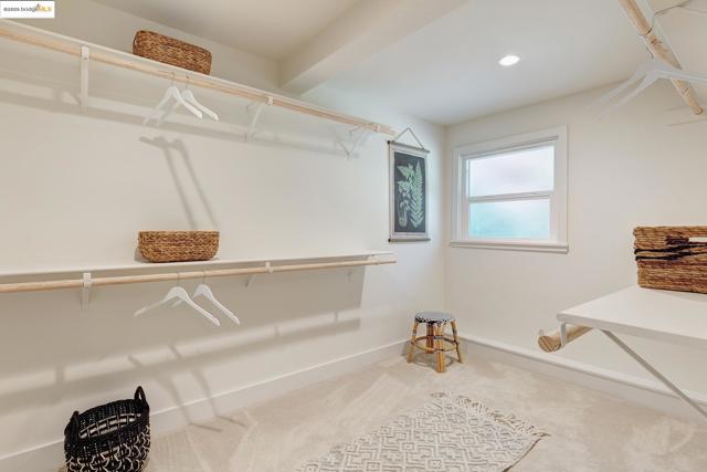 3 Mountain View Pl, Lafayette CA: https://media.crmls.org/mediaz/e92d43a3-3c68-495a-bf98-5c10af978584.jpg