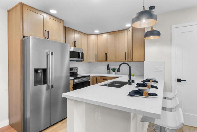 Detail Gallery Image 3 of 26 For 3591 Ruffin Rd #125,  San Diego,  CA 92123 - 3 Beds | 2 Baths