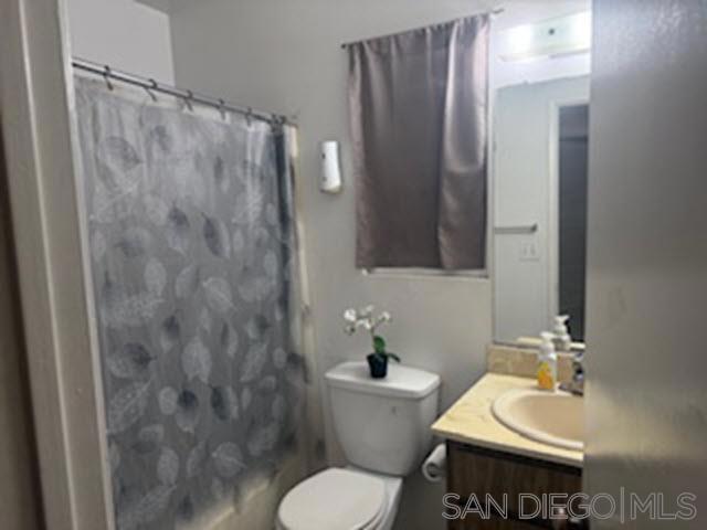 4666 HOME, San Diego CA: https://media.crmls.org/mediaz/e92db873-66fb-4289-af41-5537050e3680.jpg