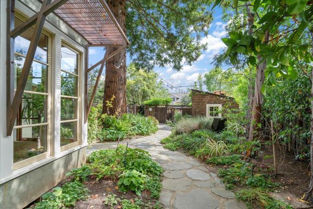 705 University Avenue, Los Altos CA: https://media.crmls.org/mediaz/e92dc300-40f0-48e7-93bb-1a93690eda99.jpg
