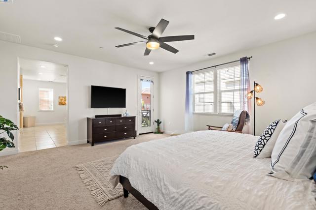 4440 Pine Mountain Way, Dublin CA: https://media.crmls.org/mediaz/e92def58-4b80-463f-ada9-b7113c3bdd71.jpg