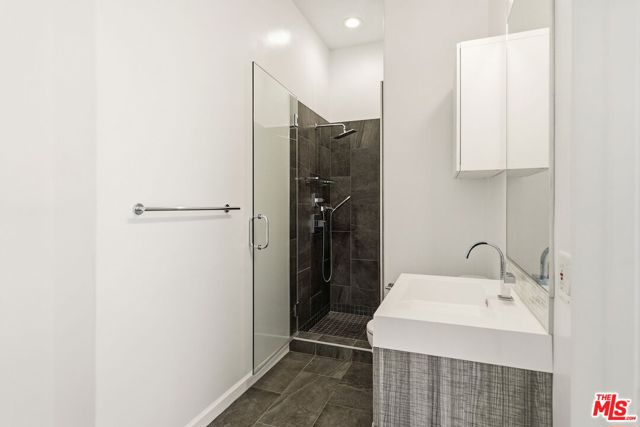 840 N Croft Avenue, Los Angeles CA: https://media.crmls.org/mediaz/e92e2ae4-9662-4c17-8e92-1998fb741614.jpg