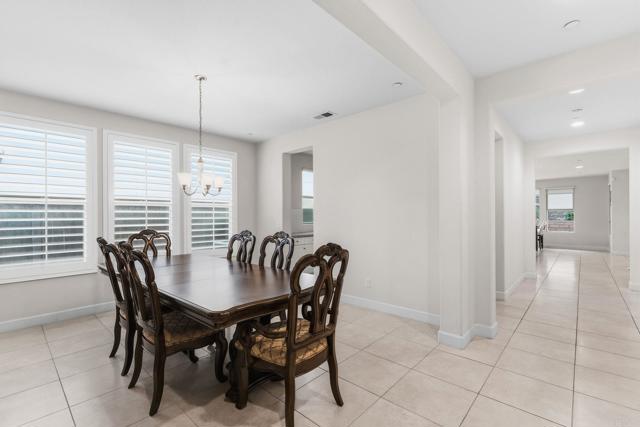 Detail Gallery Image 3 of 30 For 441 Adobe Estates Dr, Vista,  CA 92083 - 6 Beds | 3/1 Baths