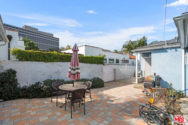 920 Genesee Avenue, Los Angeles, California 90036, 3 Bedrooms Bedrooms, ,2 BathroomsBathrooms,Single Family Residence,For Sale,Genesee,24357129