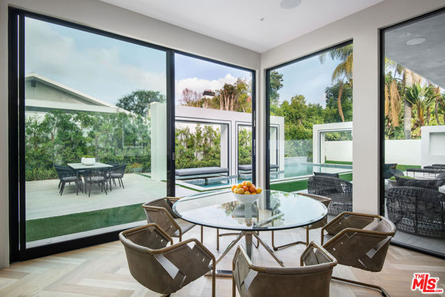 1729 Angelo Drive, Beverly Hills CA: https://media.crmls.org/mediaz/e92e832b-a3e9-4d3a-a256-ce7fef4dc490.jpg
