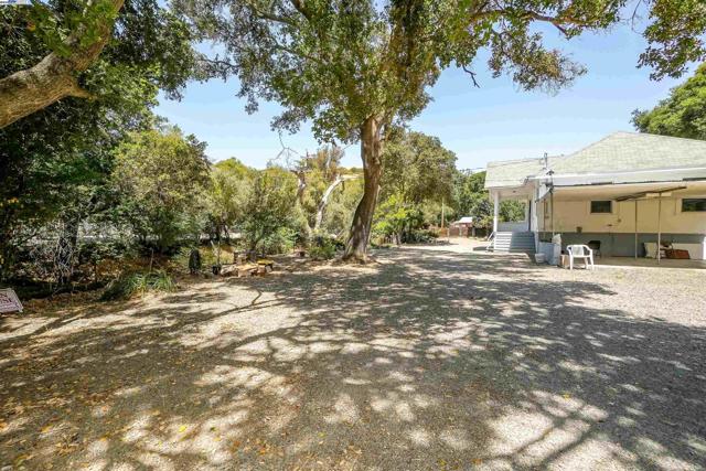 75 Kilkare Rd, Sunol CA: https://media.crmls.org/mediaz/e92e8e5f-1553-4329-a9bd-8eec156cfd1f.jpg