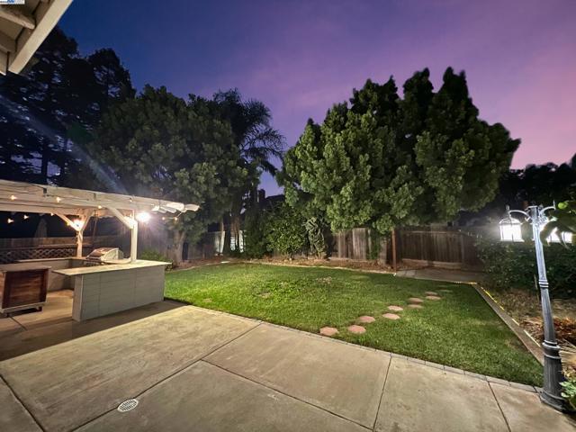 85 Phillips Ct, Tracy CA: https://media.crmls.org/mediaz/e92f07f7-2b8d-4480-b662-4bbfc06af3b3.jpg